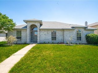 472 Maplegrove Dr, Cedar Hill, TX 75104