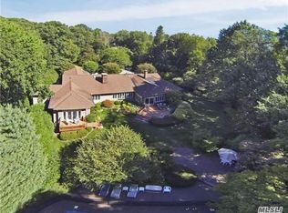 14 Taylor Rd, Huntington Bay, NY 11743