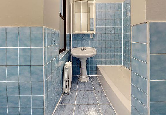 5th image of 334 W 37th St APT 4D