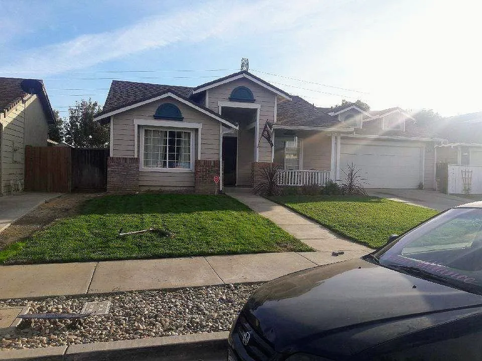4536 Poe Ct photo 1