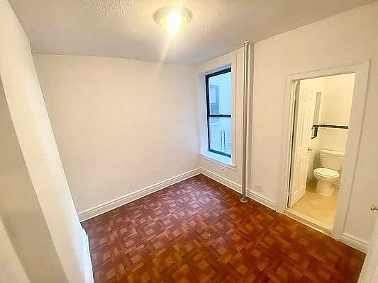 3rd image of 1250 Morris Ave