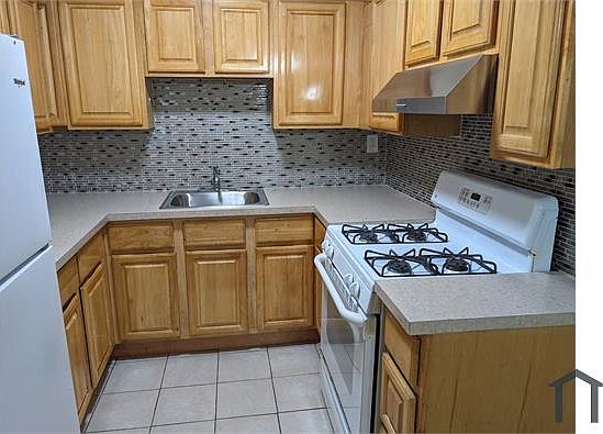 1st image of 645 E 227th St Floor 2