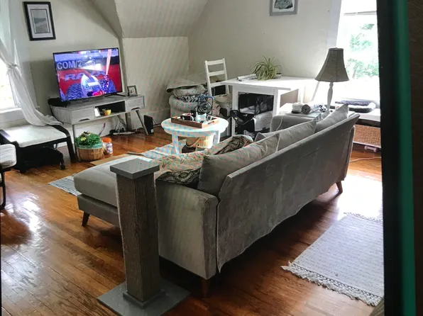 22 Lakeview St APT 8, Arlington, MA 02476