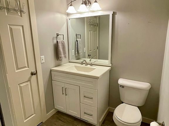 1/2 bath off the primary