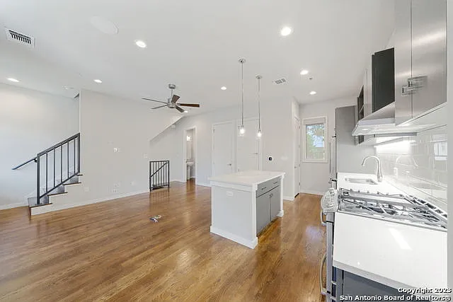 1136 E Euclid Ave — Photo 9