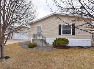 909 Edgar Pl, Faribault, MN 55021