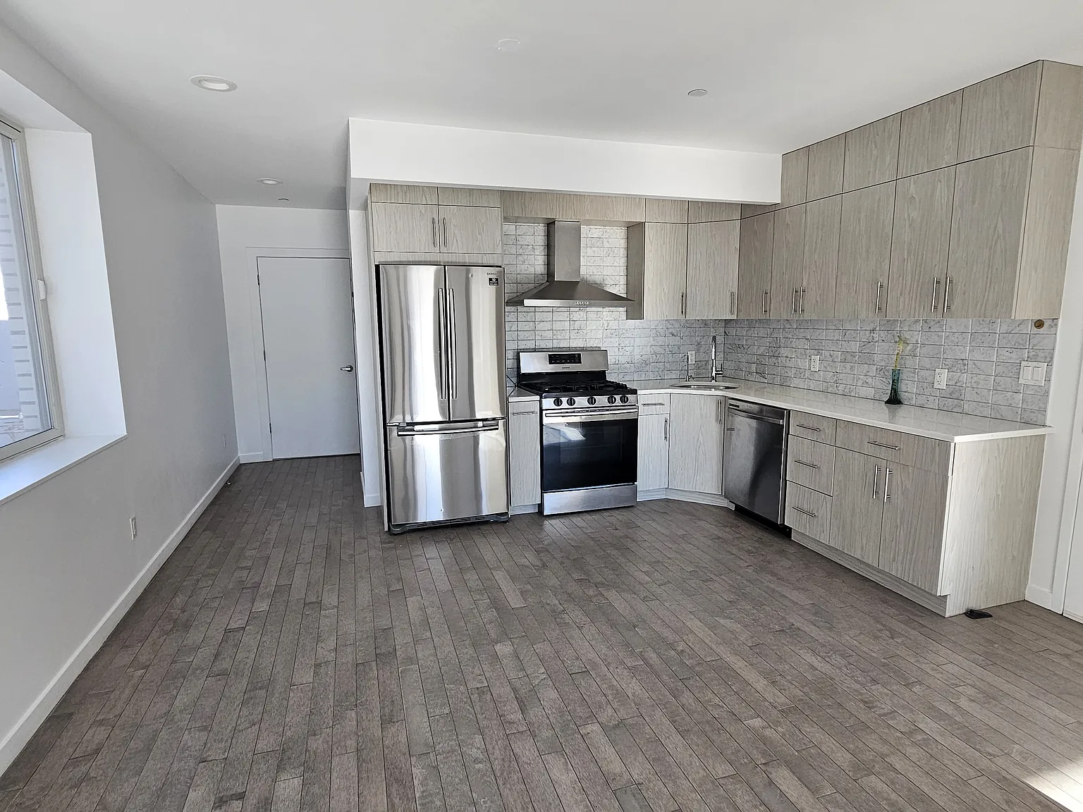 3 bed, $3,600 — Photo 1