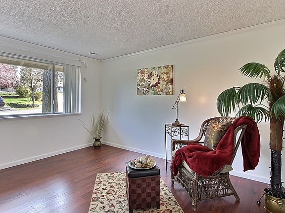 3rd image of 2522 Olympic Blvd