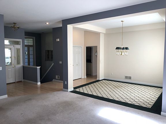 Dining room, front entry