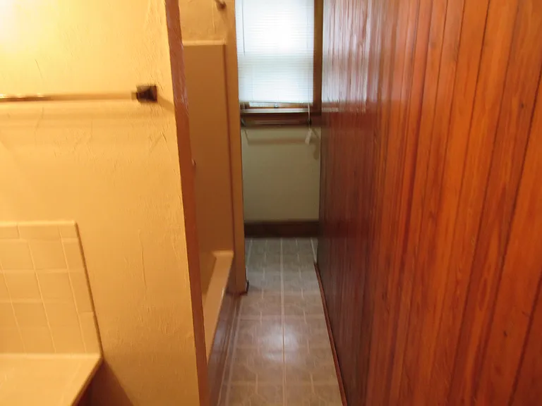 806 E Piedmont St — Photo 5