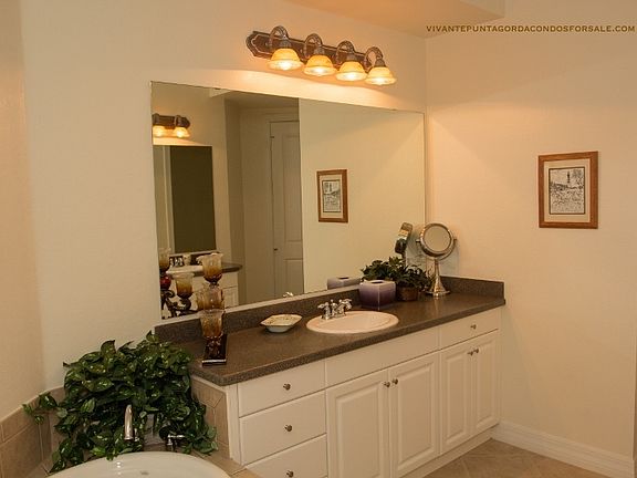 Dual Vanites in Master Bath 