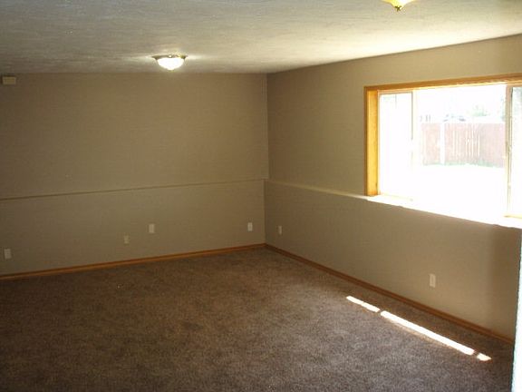 5th image of 1926 Danbury Cir