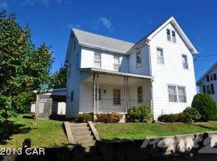110 E 3rd St, Lehighton, PA 18235