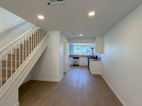 121 Olive St #12