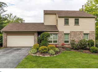 8 Chip Ln, Reading, PA 19607