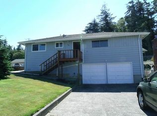 3809 Vista Dr, North Bend, OR 97459