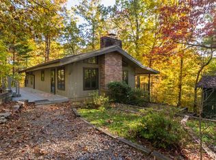 621 Hester Gap Rd, Cleveland, GA 30528