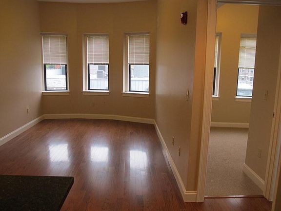 4th image of 75 Hancock St #8A