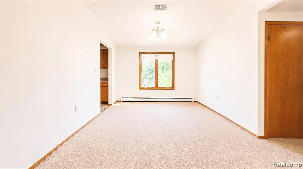2 bed, 2.0 bath, 1296 sqft, $1,900 — Photo 4