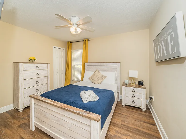 205 E Kirby St — Photo 15