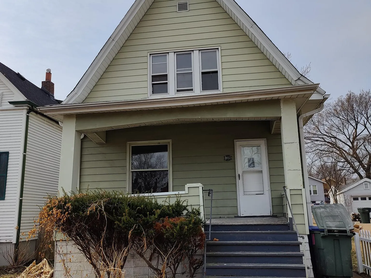 2 bed, 1050 sqft, $1,250 — Photo 1