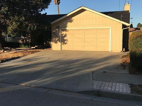 2nd image of 6001 Thurber Ln