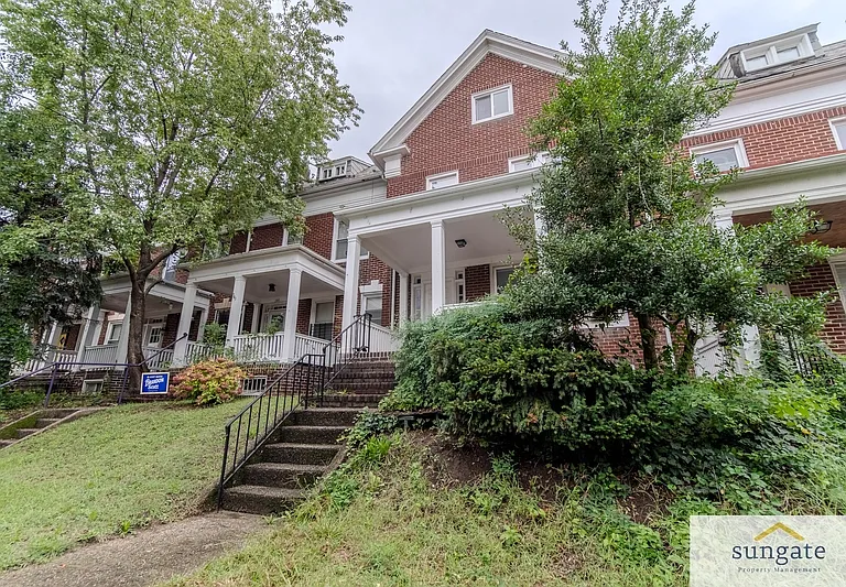 348 E University Pkwy — Photo 2