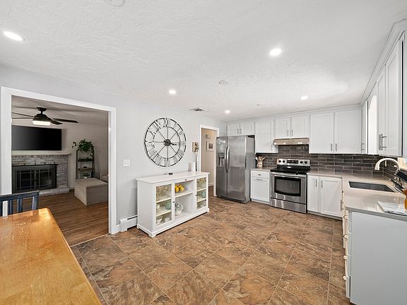 2nd image of 96 Bornwood Dr