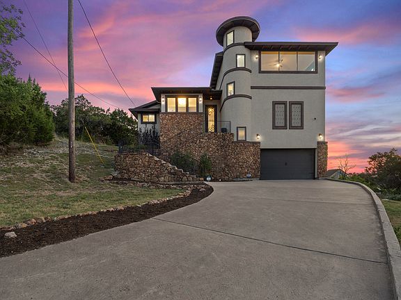 3rd image of 21803 Briarcliff Dr