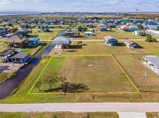 955 Selwyn Rd, Crystal Beach, TX 77650