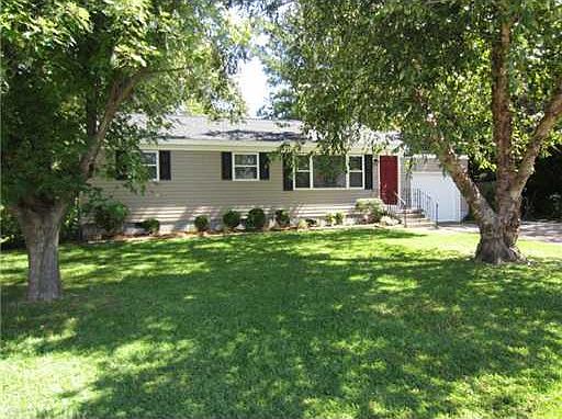 1st image of 228 Greenwood Ln