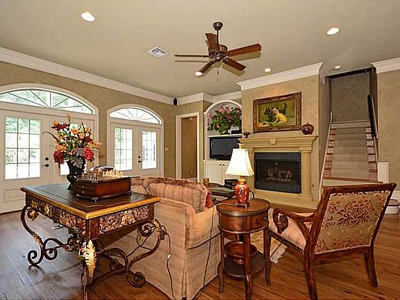 4th image of 9014 Wisterian Way