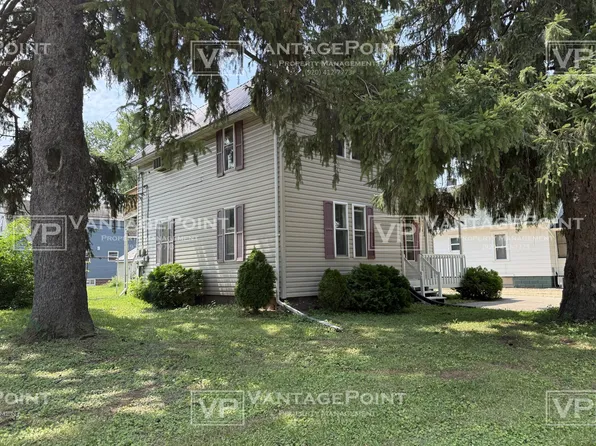 420 E Pine St, New London, WI 54961