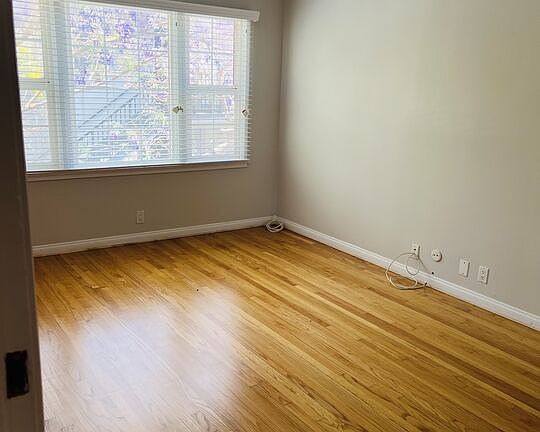 5th image of 843 Westbourne Dr