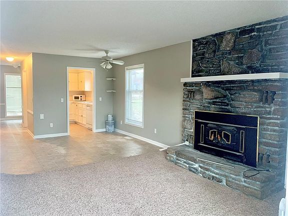 4th image of 17 Annette Ln