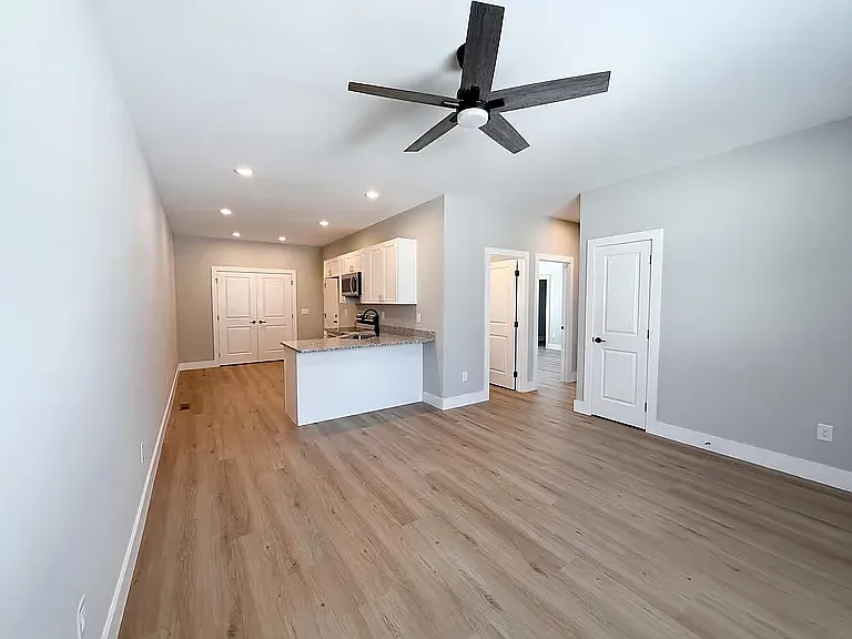 2 bed, 1020 sqft, $1,700 — Photo 4