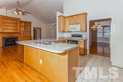 5th image of 5711 Sky Lane Dr
