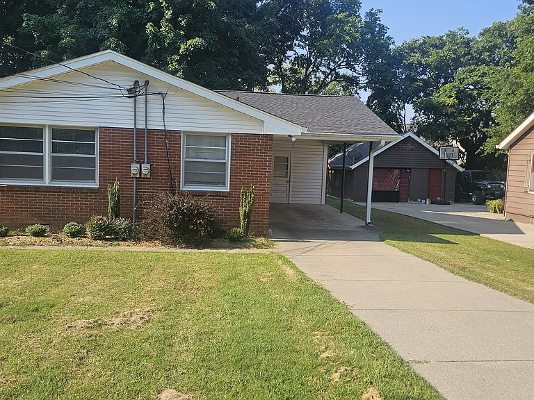 203 Nokes Dr #B — Photo 1