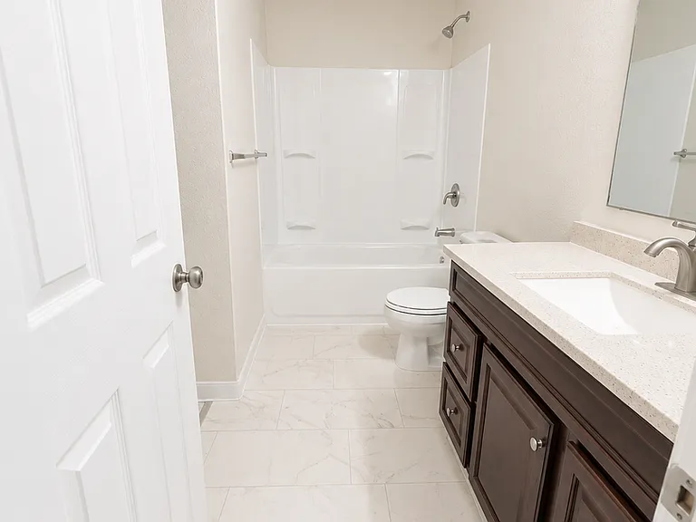 Edmonds Crest Apartments — Photo 4