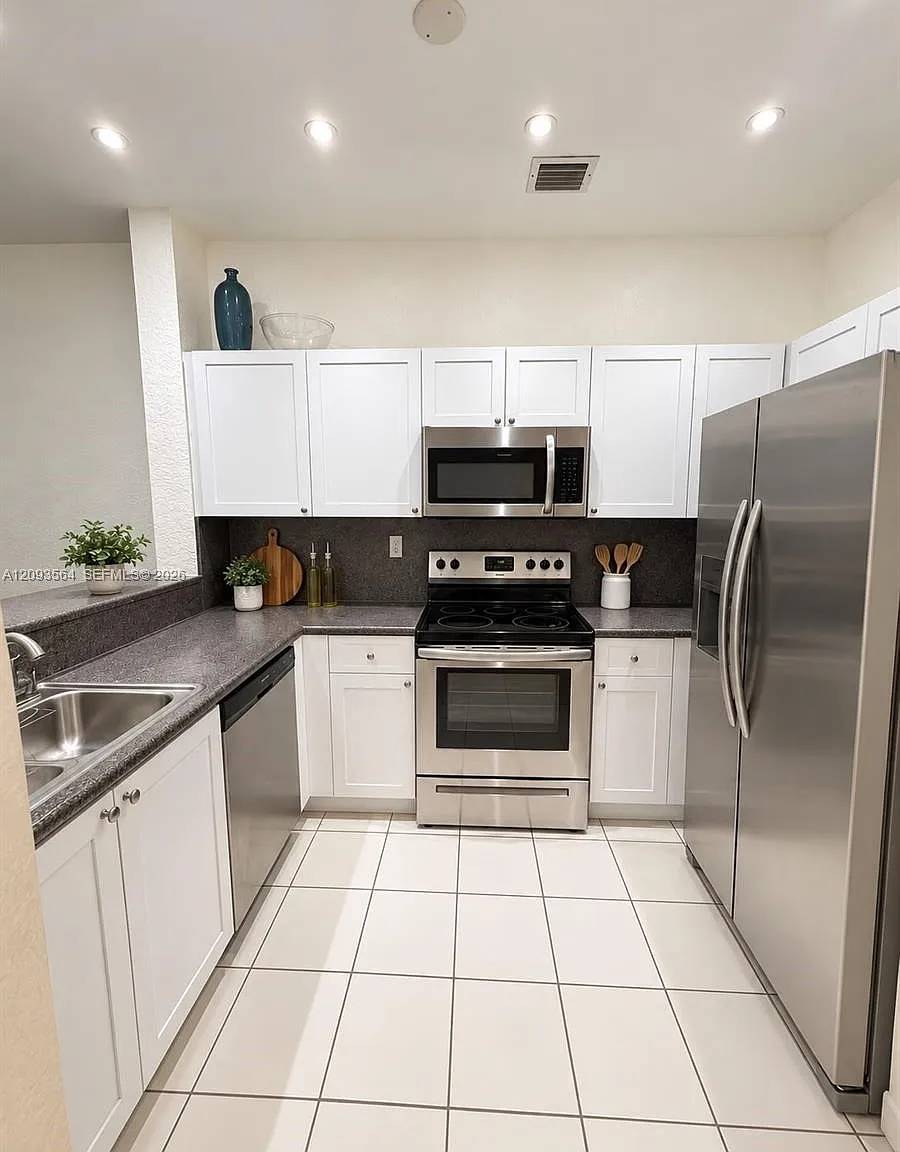 Shoma Homes At Country Cl — Photo 3