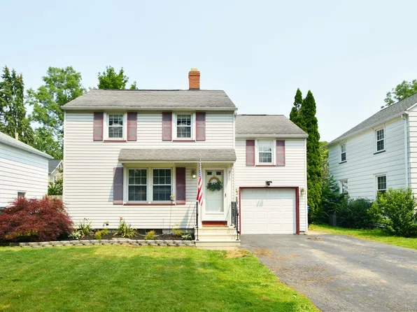 212 Farmington Rd, Rochester, NY 14609
