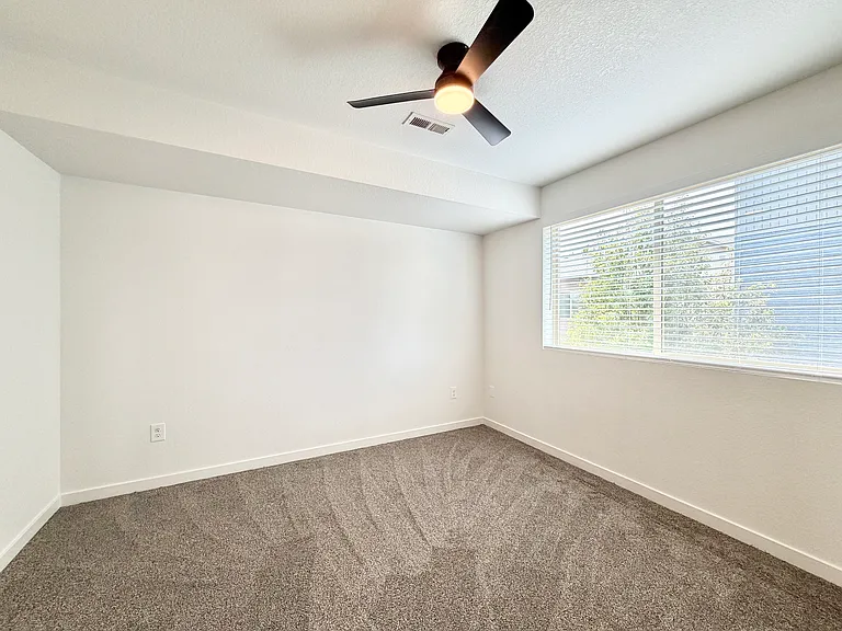 4881 Halifax Ct — Photo 16