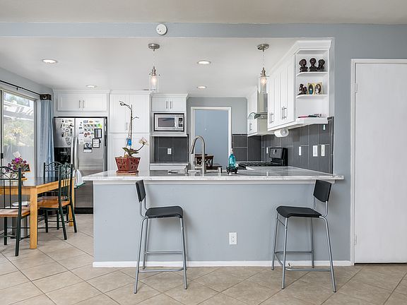 3rd image of 1674 Avenida Oceano
