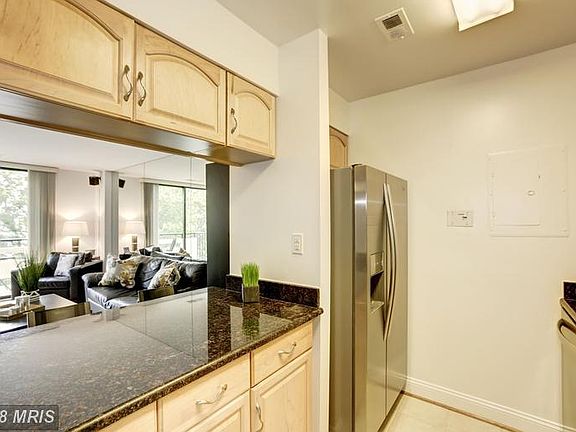 KITCHEN FEATURES OPEN PASS THROUGH TO LIVING ROOM!