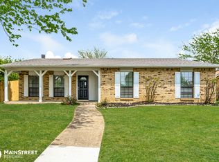 2101 Chatsworth Rd, Carrollton, TX 75007