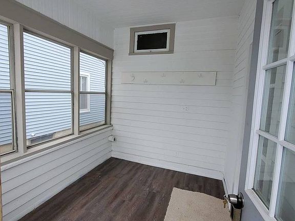2nd image of 430 N Main St
