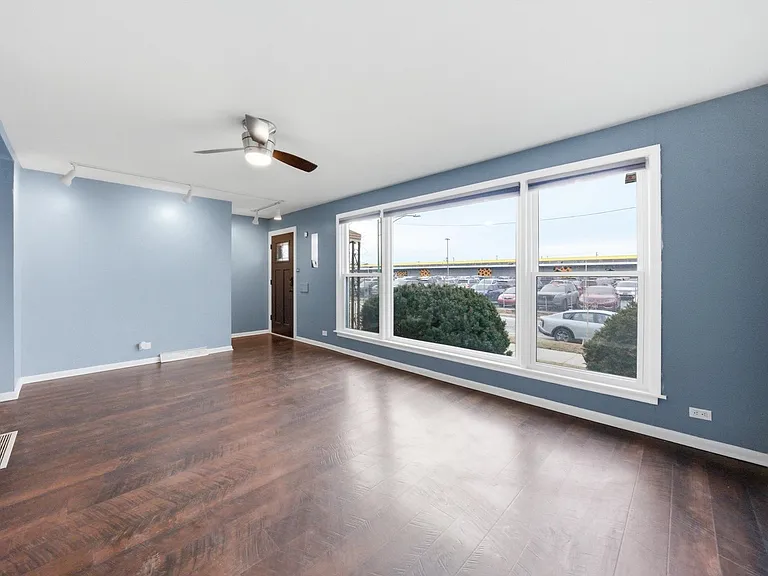 4605 S Laramie Ave — Photo 10