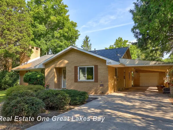 682 W Burnside St, Caro, MI 48723