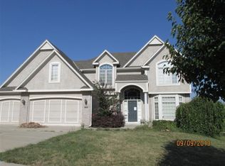 9213 N Laurel Ave, Kansas City, MO 64157