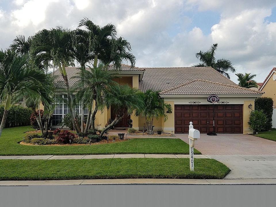 1st image of 19401 NW 10th St
